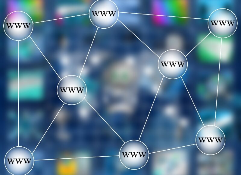 Diagram depicting web nodes and connections, illustrating internal linking's role in improving Search Engine Ranking Reports.