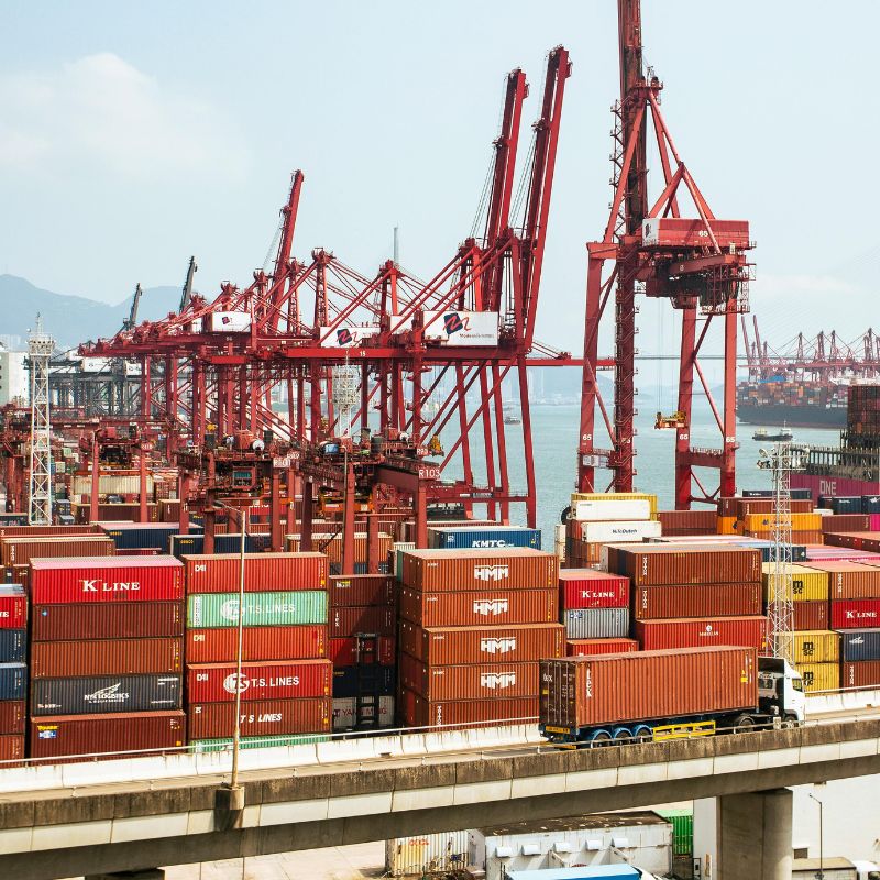 The image presents digital marketing for logistics companies